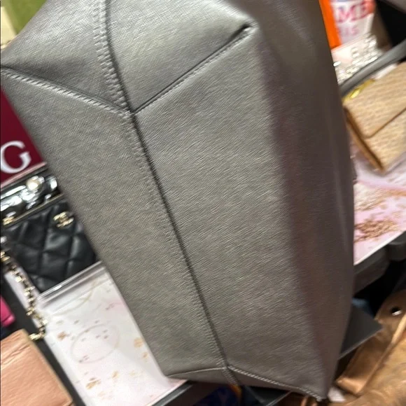 DKNY Elegant Silver Tote Bag - Picture 4 of 7
